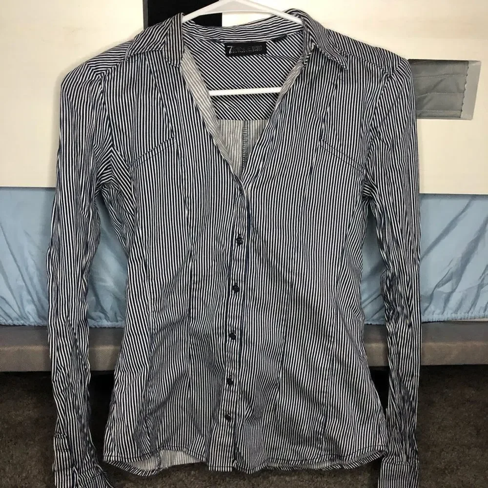 NY & company button down stripped dress shirt